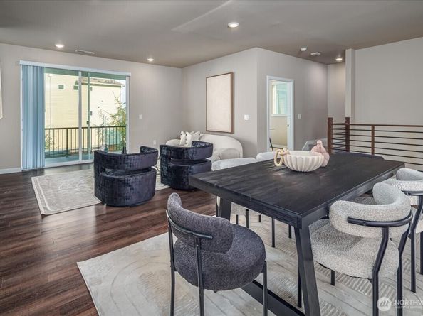 11821 82nd Place S, Seattle WA 98178