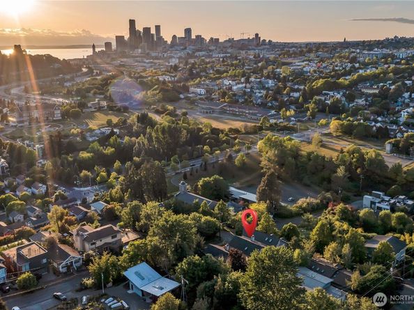 1706 Bradner Place S 3, Seattle WA 98144