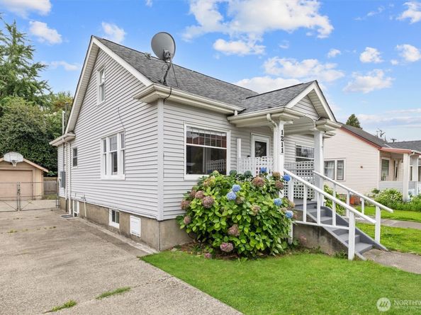 1211 N 3rd Street, Renton WA 98057