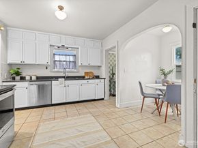 1211 N 3rd Street, Renton WA 98057