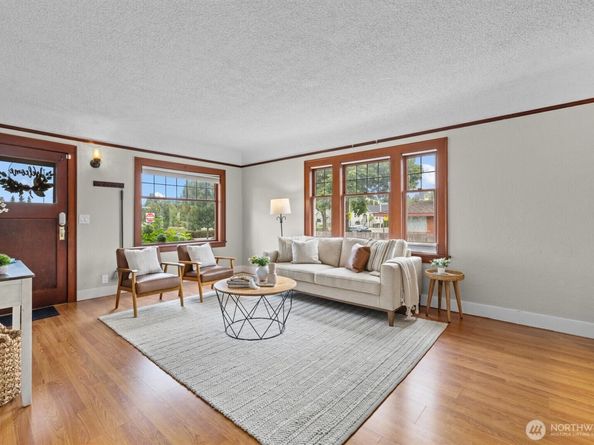 1211 N 3rd Street, Renton WA 98057