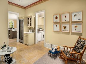 623 W Highland Drive, Seattle WA 98119
