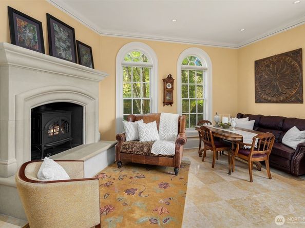 623 W Highland Drive, Seattle WA 98119