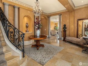 623 W Highland Drive, Seattle WA 98119