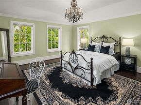 623 W Highland Drive, Seattle WA 98119