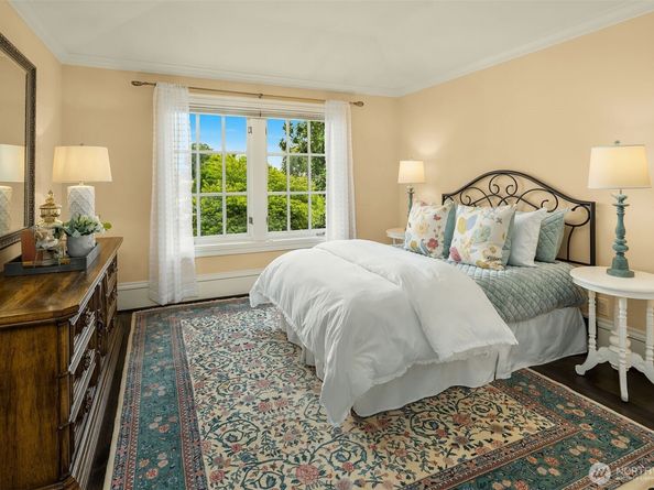 623 W Highland Drive, Seattle WA 98119