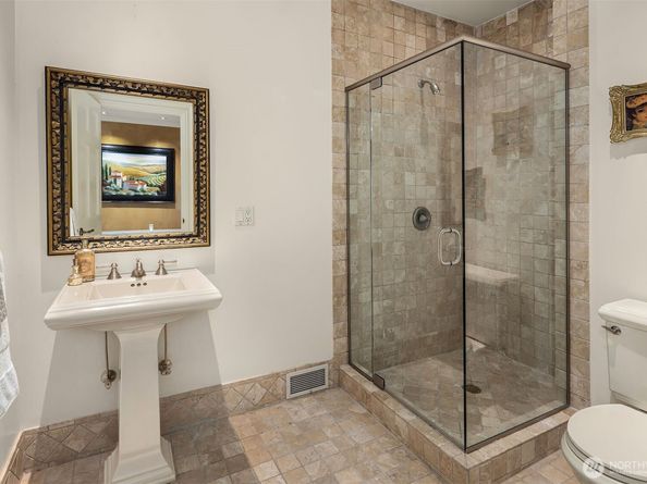 623 W Highland Drive, Seattle WA 98119