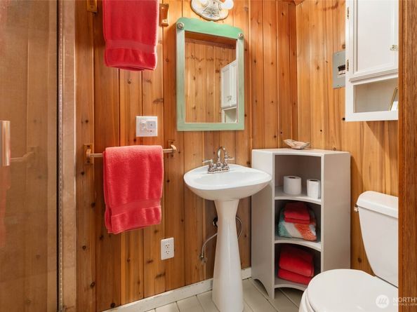 14010 SW Bates Rd., Vashon WA 98070