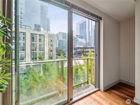 900 Lenora Street W203, Seattle WA 98121