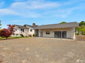 1111 S 274th Place, Des Moines WA 98198