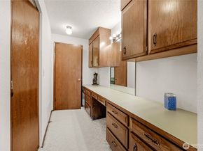 1111 S 274th Place, Des Moines WA 98198