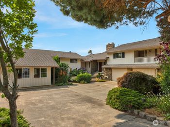 1111 S 274th Place