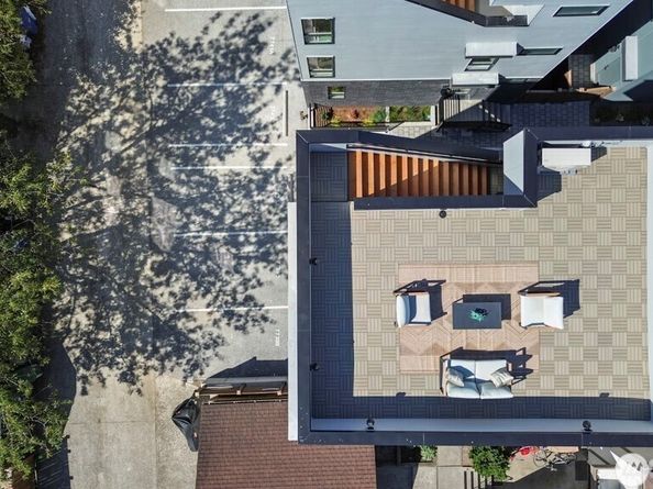 7741 15th Avenue NE A, Seattle WA 98115