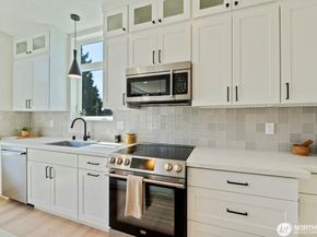 7741 15th Avenue NE A, Seattle WA 98115