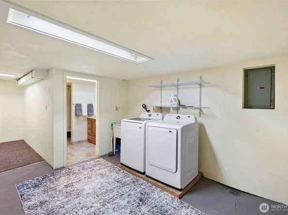 5020 7th ave ne, Seattle WA 98105