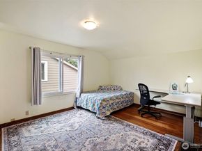 5020 7th ave ne, Seattle WA 98105