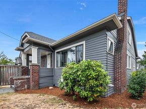 5020 7th ave ne, Seattle WA 98105