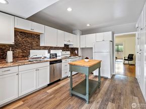 5020 7th ave ne, Seattle WA 98105