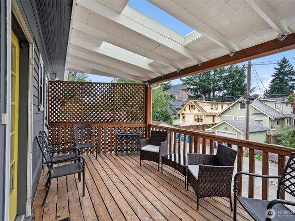 5020 7th ave ne, Seattle WA 98105