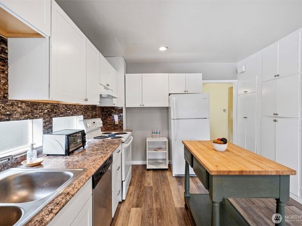 5020 7th ave ne, Seattle WA 98105