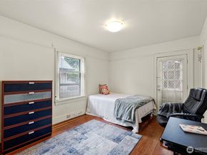 5020 7th ave ne, Seattle WA 98105
