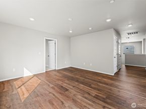957 Timberline Avenue, Bremerton WA 98312