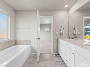 957 Timberline Avenue, Bremerton WA 98312