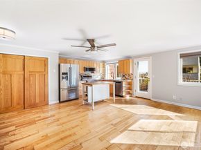 2400 E Howell Street G, Seattle WA 98122