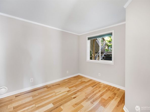 2400 E Howell Street G, Seattle WA 98122