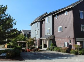807 5th Place NE, Issaquah WA 98029