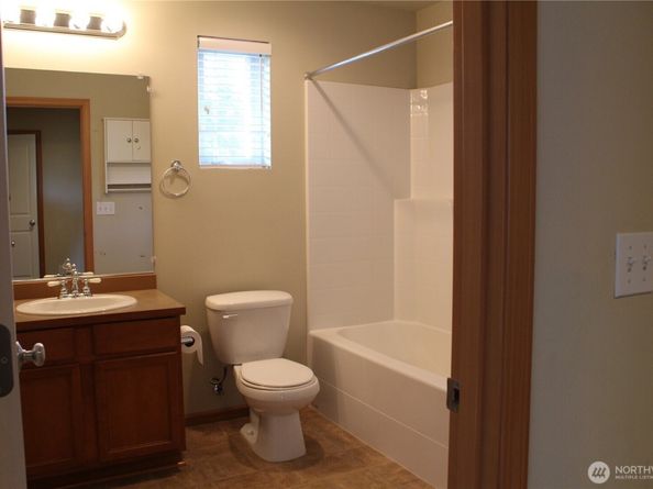 807 5th Place NE, Issaquah WA 98029