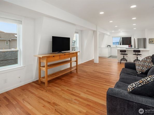 10116 Rainier Avenue S, Seattle WA 98178