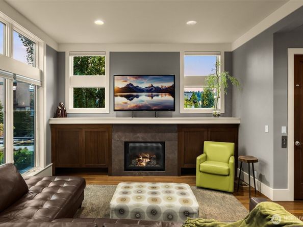 1211 N 42nd Place, Renton WA 98056