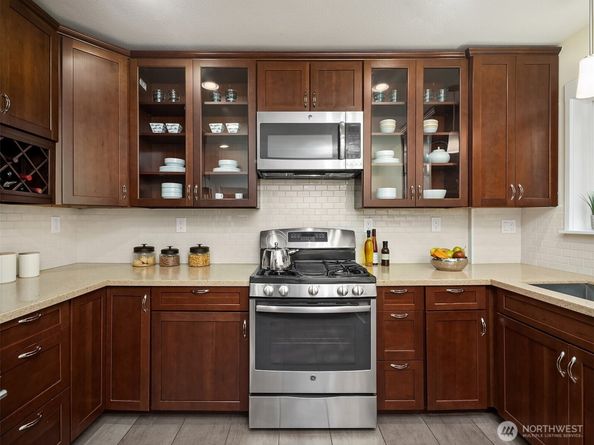 814 NW 75th Street, Seattle WA 98117