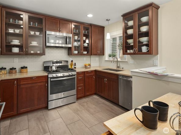 814 NW 75th Street, Seattle WA 98117