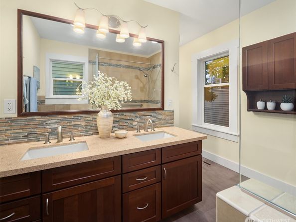 814 NW 75th Street, Seattle WA 98117