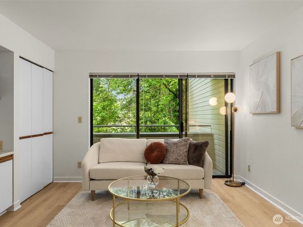 211 Summit Avenue E S218, Seattle WA 98102