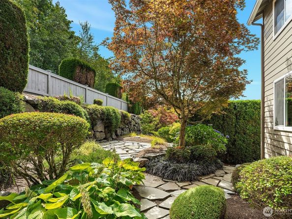 25417 NE 3rd Place, Sammamish WA 98074