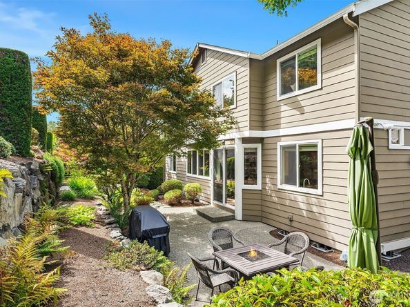 25417 NE 3rd Place, Sammamish WA 98074