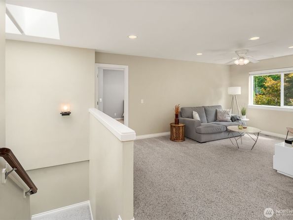 25417 NE 3rd Place, Sammamish WA 98074
