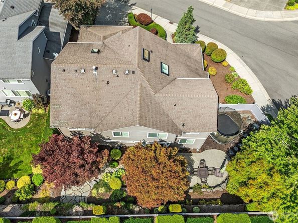 25417 NE 3rd Place, Sammamish WA 98074