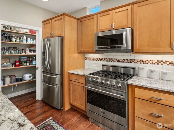 25417 NE 3rd Place, Sammamish WA 98074