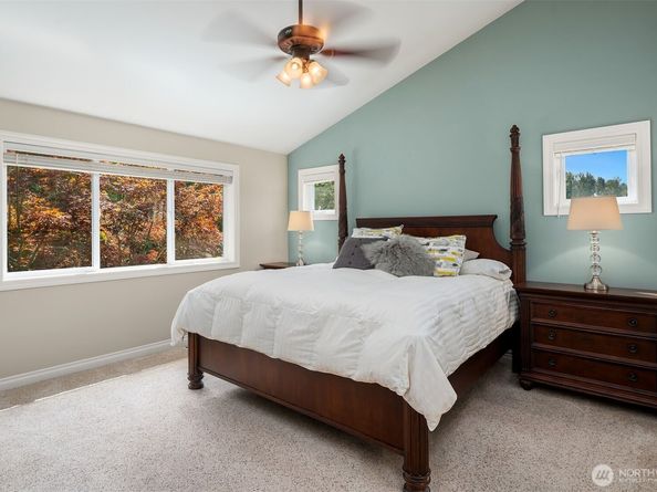 25417 NE 3rd Place, Sammamish WA 98074