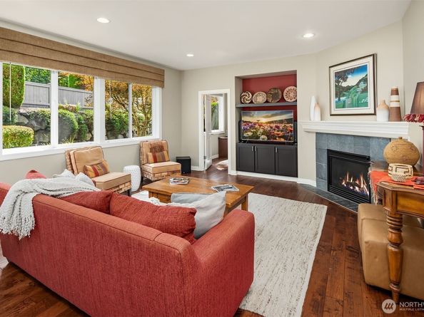 25417 NE 3rd Place, Sammamish WA 98074