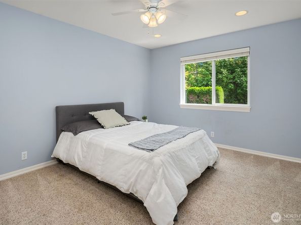 25417 NE 3rd Place, Sammamish WA 98074