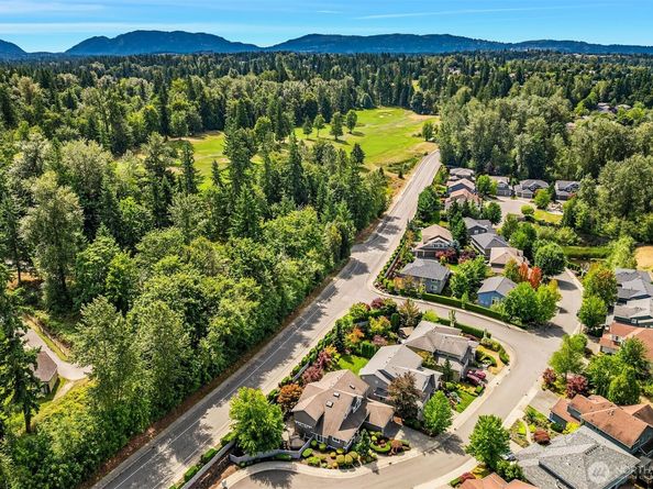 25417 NE 3rd Place, Sammamish WA 98074