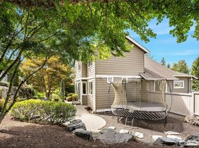 25417 NE 3rd Place, Sammamish WA 98074