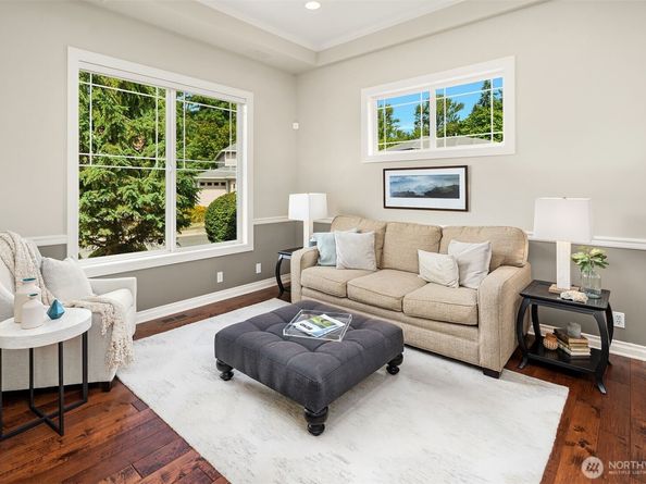 25417 NE 3rd Place, Sammamish WA 98074