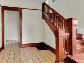 1814 E Cherry Street, Seattle WA 98122