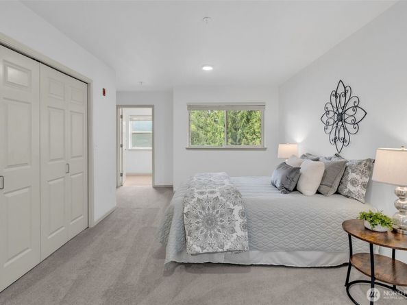 4212 221st Place SE 1561, Issaquah WA 98029